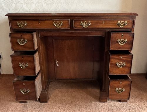 18TH CENTURY MAHOGANY DRESSING TABLE - ADDITIONAL PHOTO 2