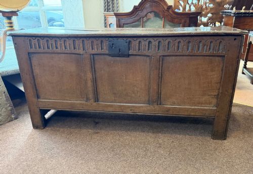 GOOD LATE 17TH CENTURY ENGLISH OAK COFFER - ADDITIONAL PHOTO 3