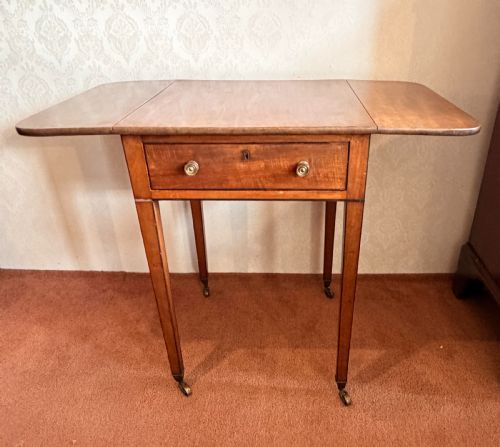 MAHOGANY PEMBROKE SIDE TABLE - ADDITIONAL PHOTO 3
