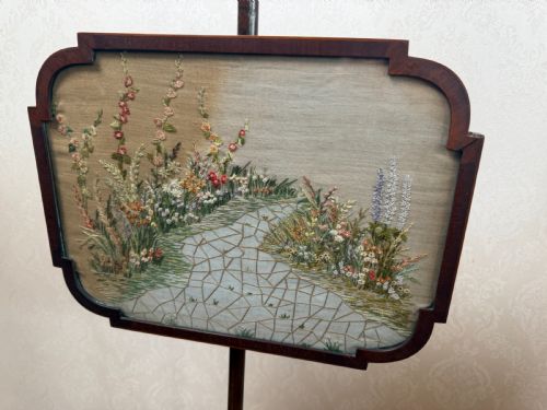 SMALL MAHOGANY POLE SCREEN - ADDITIONAL PHOTO 1