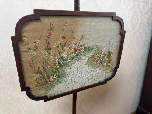 SMALL MAHOGANY POLE SCREEN - ADDITIONAL PHOTO 2