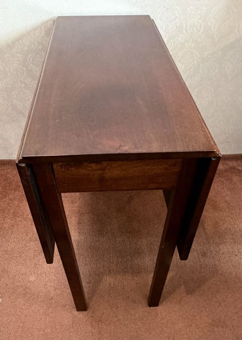 MAHOGANY DROP LEAF TABLE TO SEAT FOUR - ADDITIONAL PHOTO 3