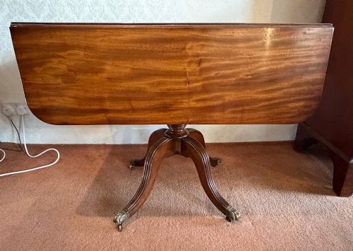 GOOD MAHOGANY FOUR SEATER DROP LEAF BREAKFAST TABLE WITH CENTRE COLOUMN - ADDITIONAL PHOTO 5