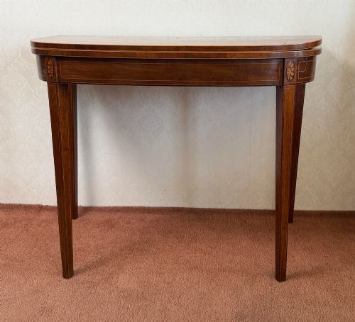SHERATON PERIOD MAHOGANY TEA TABLE WITH BEAUTIFUL FIGURED TOP IN HONDURAS MAHOGANY