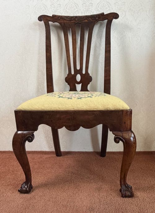 MAGNIFICENT EARLY 18TH CENTURY ENGLISH WALNUT SIDEDESK CHAIR WITH DROP IN SEAT