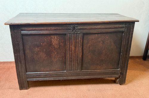 Good Late 17th / Early 18th Century Oak Coffer.