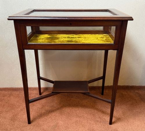 Late 19th Century Mahogany Display Table of Superb Quality.