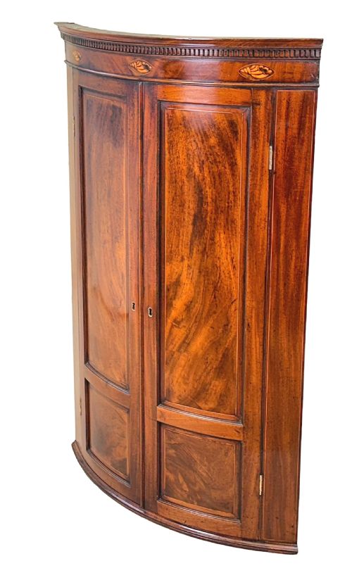 18TH CENTURY MAHOGANY BOW CORNER CUPBOARD - ADDITIONAL PHOTO 1