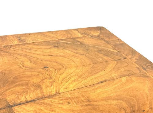 18TH CENTURY WALNUT KNEEHOLE DESK - ADDITIONAL PHOTO 2