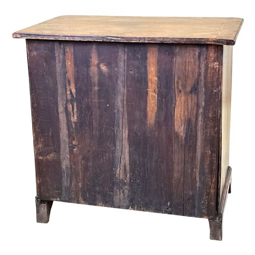 18TH CENTURY WALNUT KNEEHOLE DESK - ADDITIONAL PHOTO 11