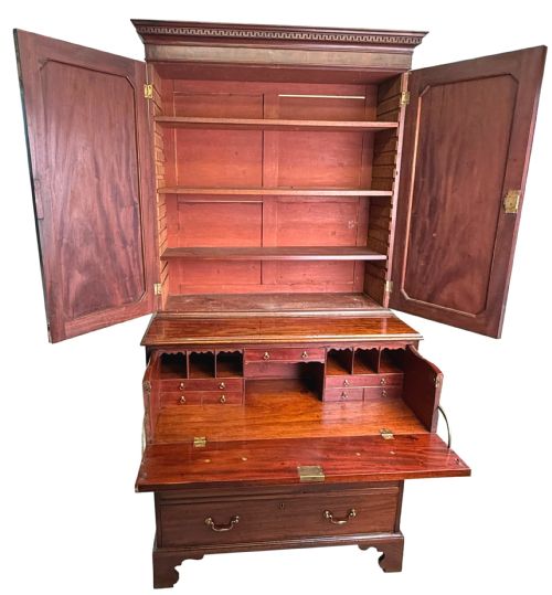 18TH CENTURY CHIPPENDALE MAHOGANY LIBRARY BOOKCASE - ADDITIONAL PHOTO 2