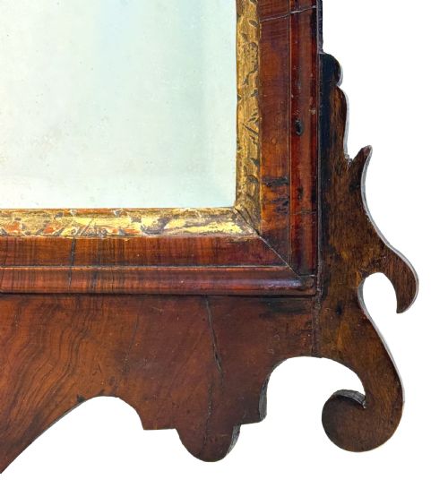 GEORGE II WALNUT GILT WALL MIRROR - ADDITIONAL PHOTO 5