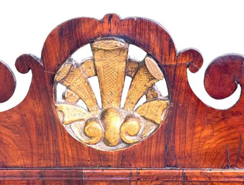 GEORGE II WALNUT GILT WALL MIRROR - ADDITIONAL PHOTO 6