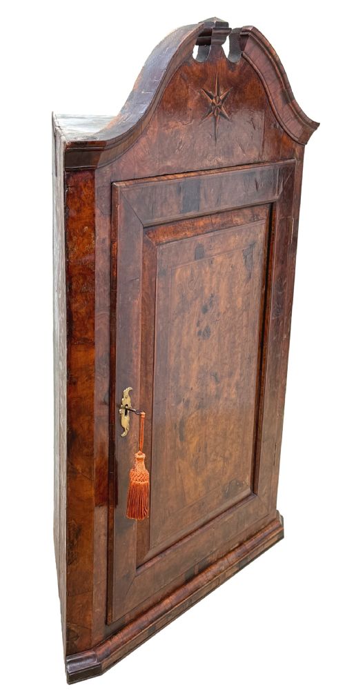 QUEEN ANNE BURR WALNUT HANGING CORNER CUPBOARD - ADDITIONAL PHOTO 7