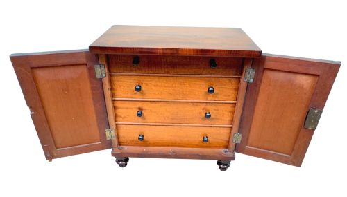 REGENCY MAHOGANY MINIATURE TABLE CABINET - ADDITIONAL PHOTO 3