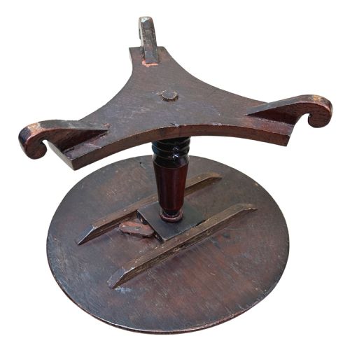 VICTORIAN MINIATURE MAHOGANY CENTRE TABLE - ADDITIONAL PHOTO 4