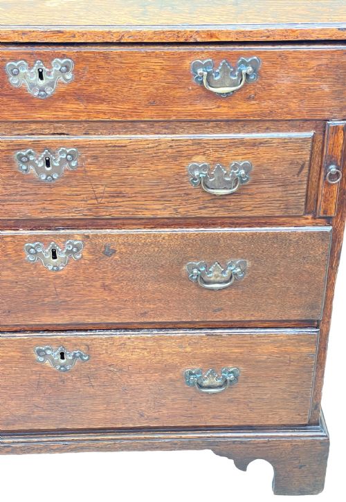 OAK 18TH CENTURY BACHELORS CHEST OF DRAWERS - ADDITIONAL PHOTO 8