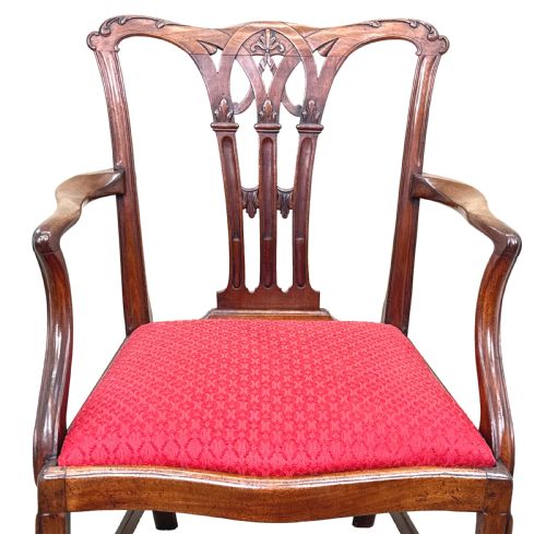 18TH CENTURY CHIPPENDALE MAHOGANY ARMCHAIR - ADDITIONAL PHOTO 1