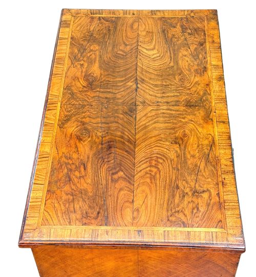 SMALL 18TH CENTURY GEORGIAN WALNUT CHEST OF DRAWERS - ADDITIONAL PHOTO 1