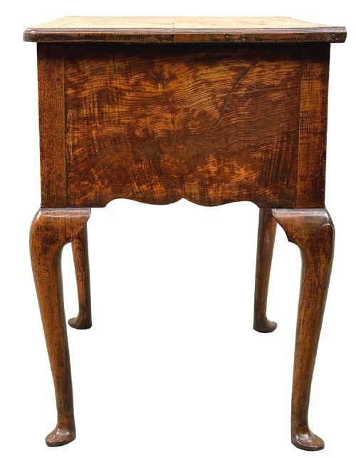 RARE 18TH CENTURY QUILTED ELM GEORGIAN LOWBOY - ADDITIONAL PHOTO 4