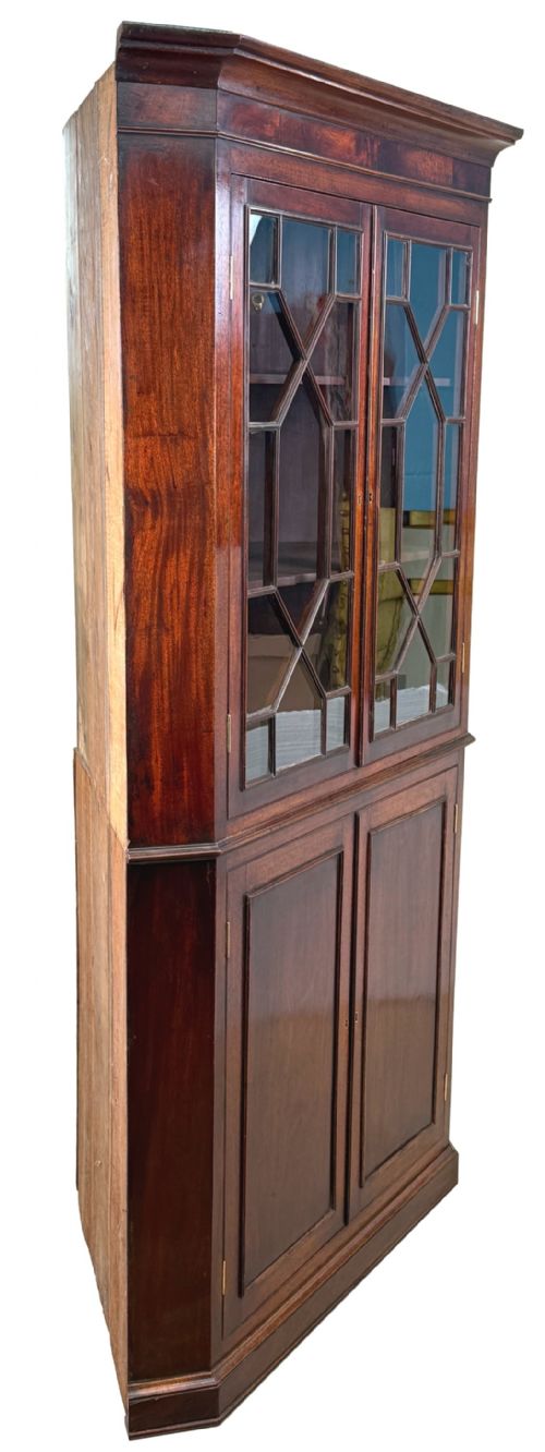 18TH CENTURY GEORGIAN MAHOGANY DOUBLE CORNER CABINET - ADDITIONAL PHOTO 1