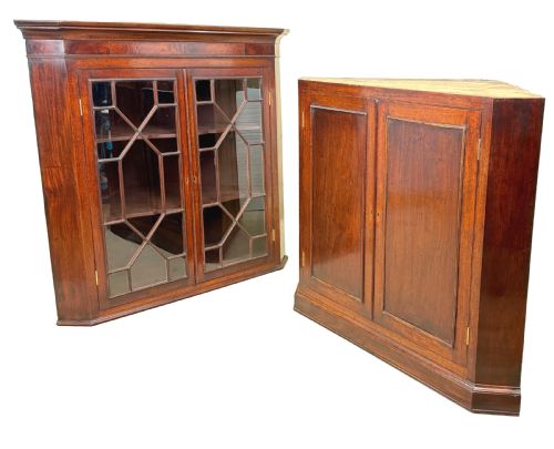 18TH CENTURY GEORGIAN MAHOGANY DOUBLE CORNER CABINET - ADDITIONAL PHOTO 2