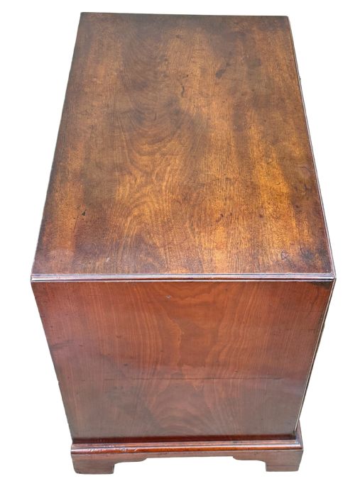 18TH CENTURY GEORGIAN MAHOGANY CHEST WITH A SLIDE - ADDITIONAL PHOTO 2