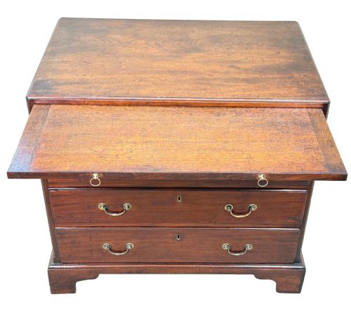18TH CENTURY GEORGIAN MAHOGANY CHEST WITH A SLIDE - ADDITIONAL PHOTO 4