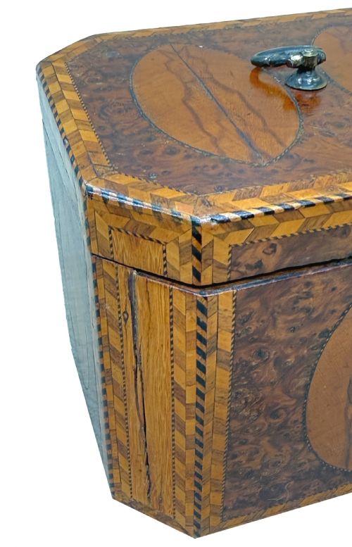 GEORGIAN 18TH CENTURY YEW WOOD OCTAGONAL TEA CADDY - ADDITIONAL PHOTO 3