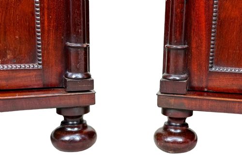PAIR OF SMALL REGENCY MAHOGANY SIDE CUPBOARDS - ADDITIONAL PHOTO 1
