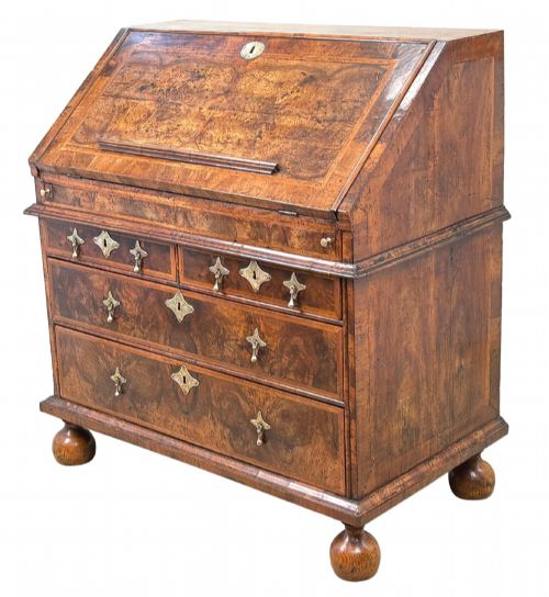 QUEEN ANNE PERIOD EARLY 18TH CENTURY WALNUT BUREAU