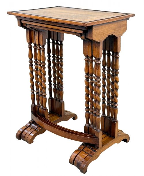 QUARTETTO NEST OF FOUR EARLY 20TH CENTURY WALNUT COFFEE TABLES - ADDITIONAL PHOTO 11