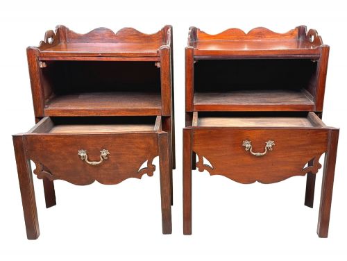 GEORGIAN 18TH CENTURY MATCHED PAIR OF MAHOGANY BEDSIDE NIGHT TABLES - ADDITIONAL PHOTO 1