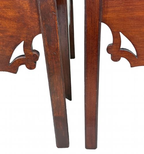 GEORGIAN 18TH CENTURY MATCHED PAIR OF MAHOGANY BEDSIDE NIGHT TABLES - ADDITIONAL PHOTO 3