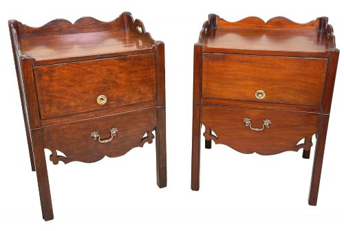 GEORGIAN 18TH CENTURY MATCHED PAIR OF MAHOGANY BEDSIDE NIGHT TABLES - ADDITIONAL PHOTO 11