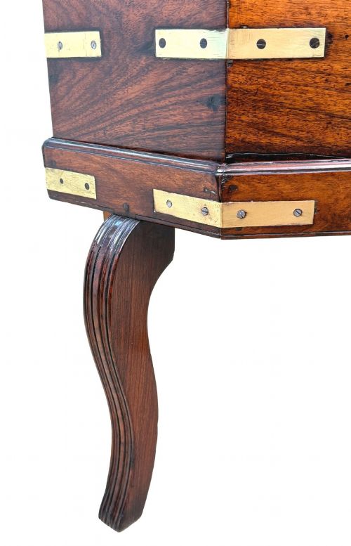ANGLOINDIAN 18TH CENTURY GEORGIAN PADOUK CELLARETTE - ADDITIONAL PHOTO 8