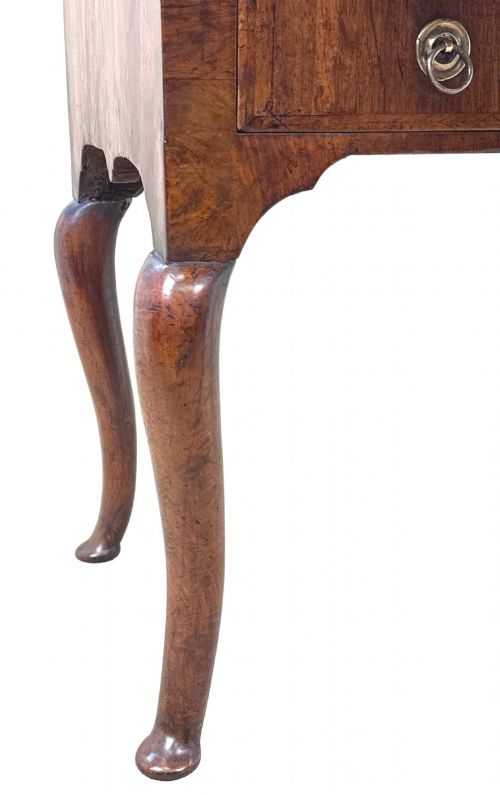 SMALL EARLY 18TH CENTURY WALNUT BUREAU ON LEGS - ADDITIONAL PHOTO 7