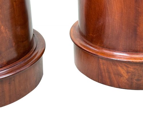 MATCHED PAIR OF 19TH CENTURY MAHOGANY CYLINDRICAL BEDSIDE NIGHT TABLES - ADDITIONAL PHOTO 10
