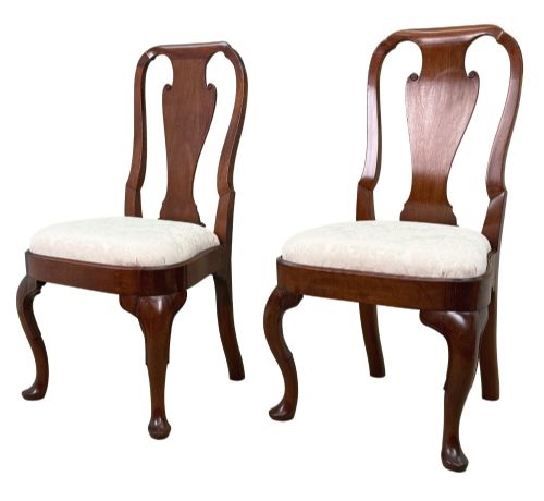 Early 18th Century Pair of Walnut Side Chairs, Queen Anne Period