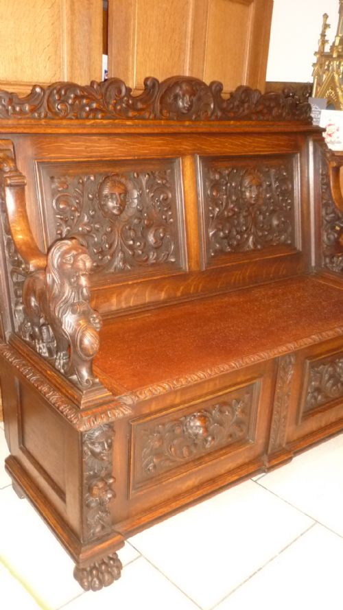 19th Century Carved Oak Rampant Lion Settle