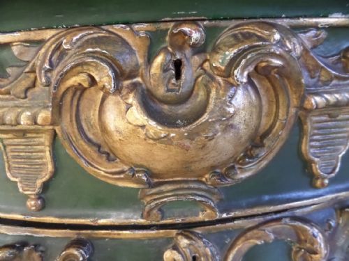 LARGE GERMAN GILT GROTTO CHEST OF DRAWERS COMMODE MASKED BOMBE CARVED - ADDITIONAL PHOTO 3