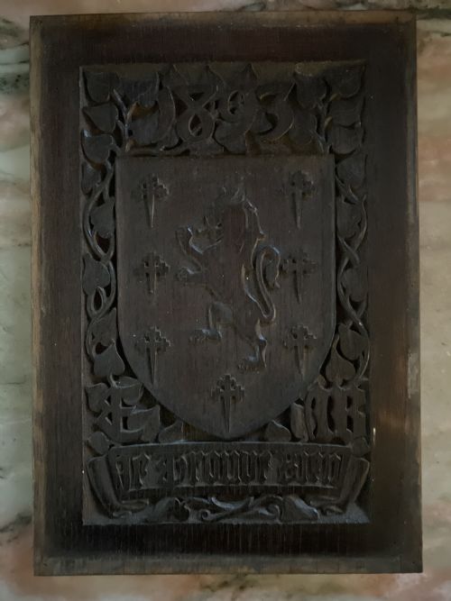 19th Century Coat of Arms Carved Oak Panel Je Trouve Bien 1893