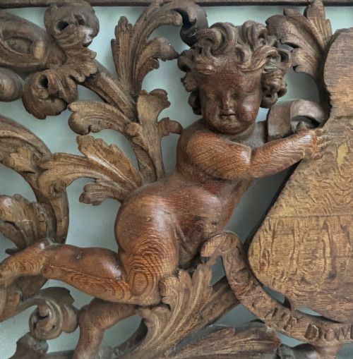 17TH CENTURY HUGE CARVED OAK OVERDOOR PANEL ATTRIBUTED TO THE MASTER CARVER EDWARD PEARCE - ADDITIONAL PHOTO 5