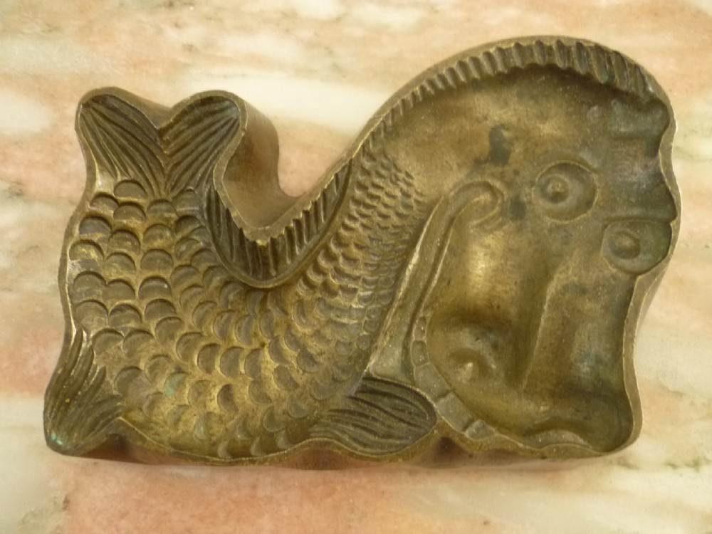 Antique Bronze Sea Horse Food Mould