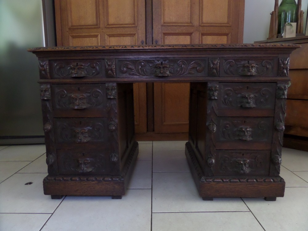 Victorian Carved Oak Green Man Masked Pedestal Desk