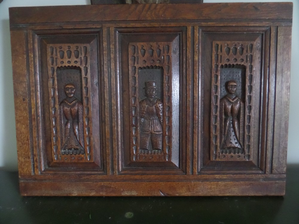A GORGEOUS ANTIQUE CARVED OAK UNUSUAL PANEL