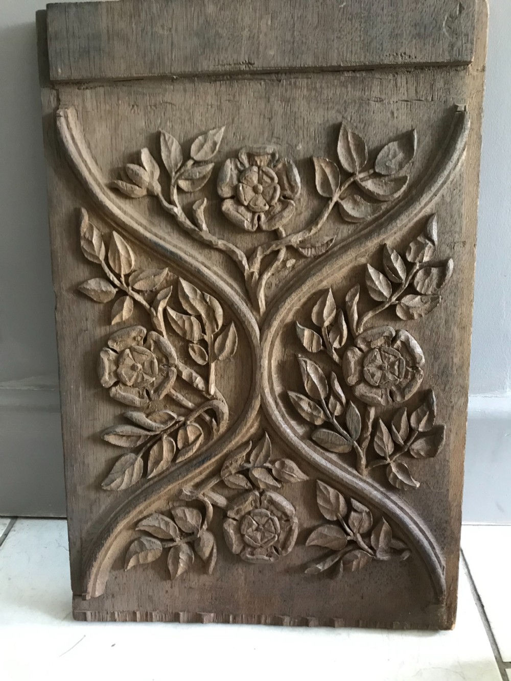 Antique Carved Oak Parchemin Tudor Rose Panel