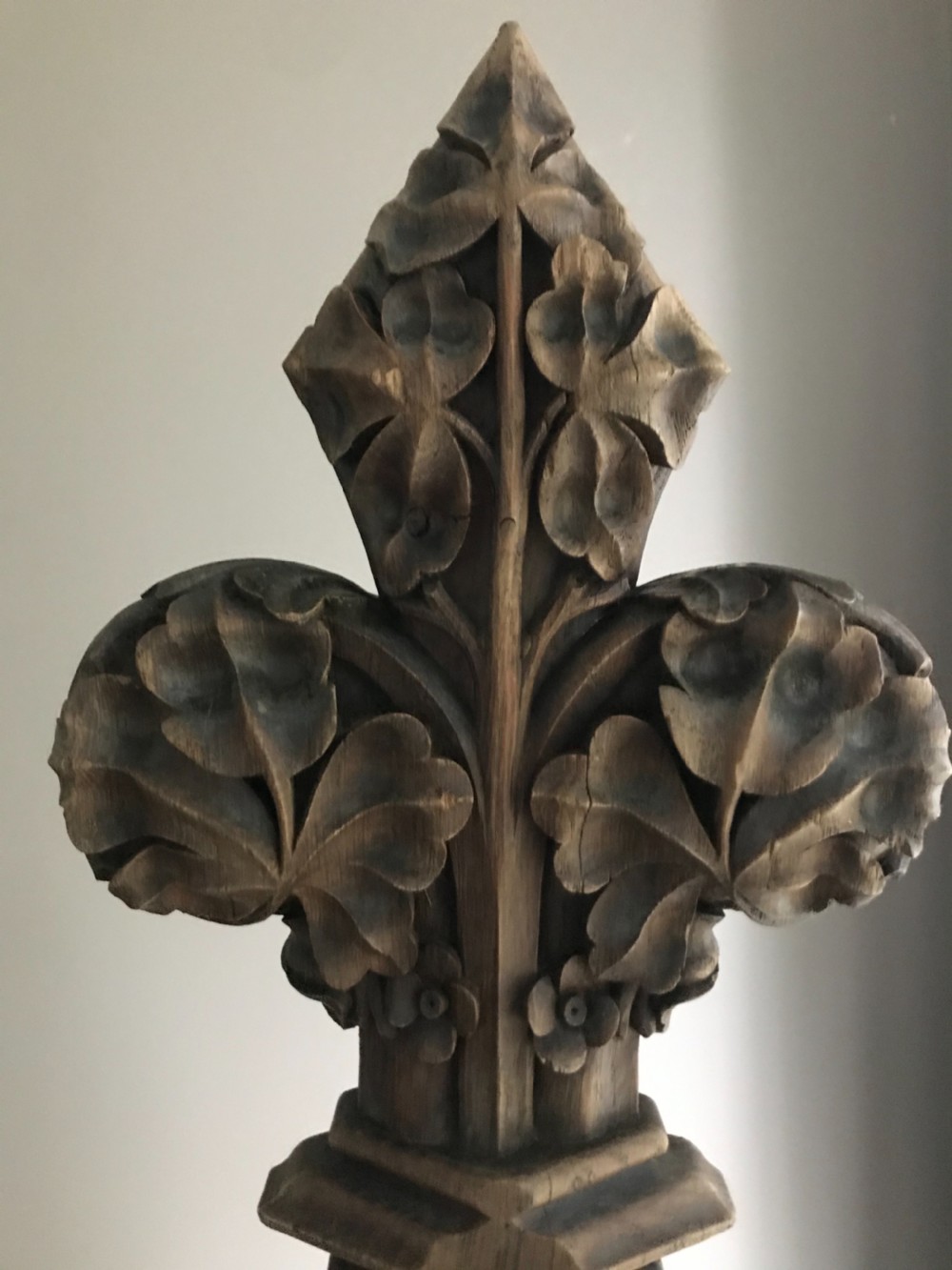 18TH CENTURY CARVED OAK GRIFFIN POPPY PANEL View V