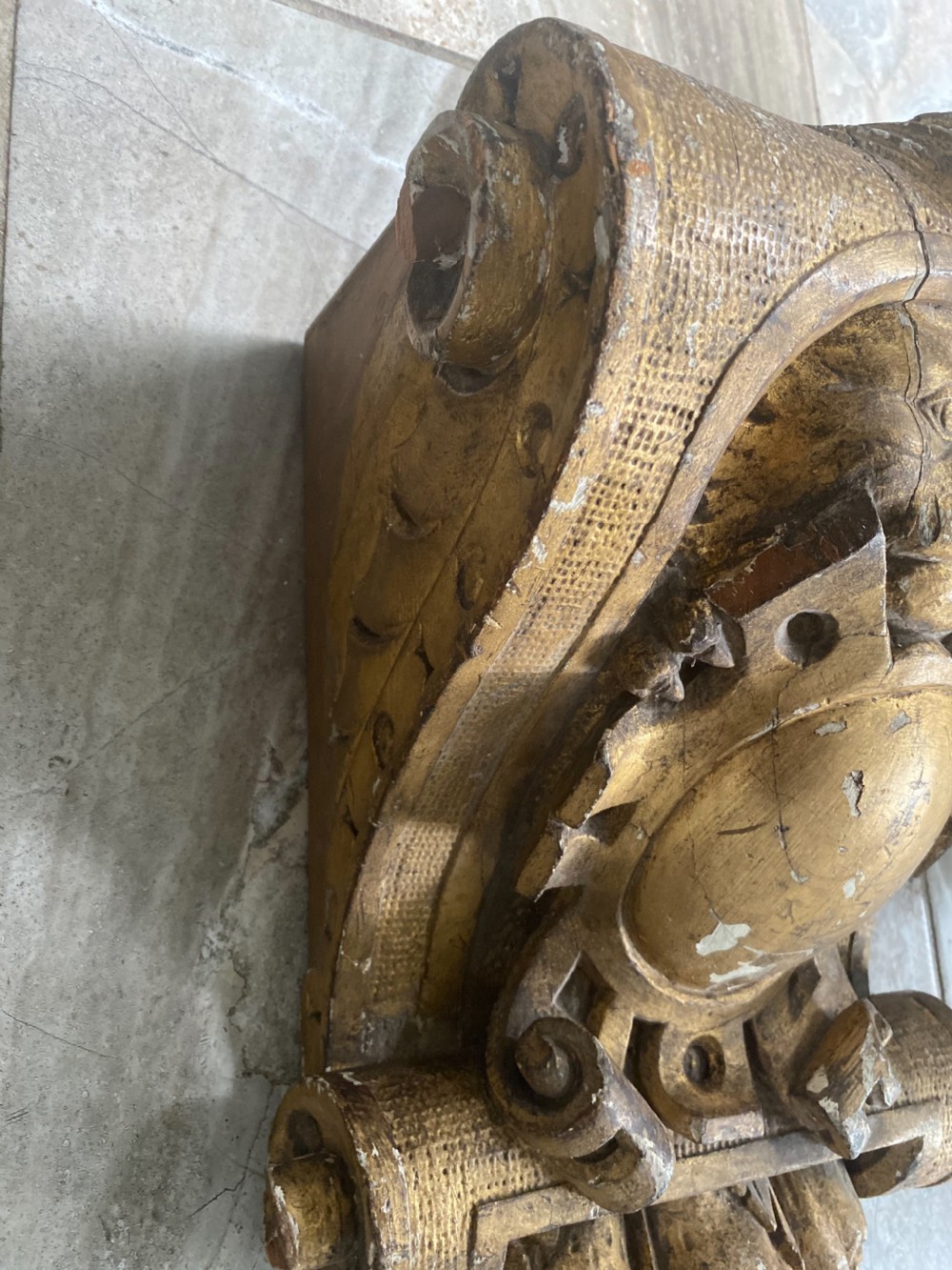 18th Century Carved Gilt Lion Cartouche Architectural Corbel View III