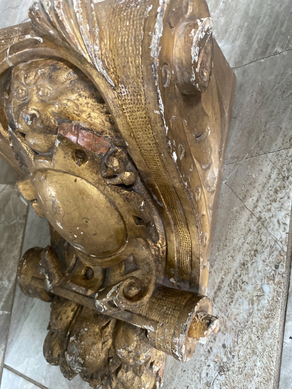 18th Century Carved Gilt Lion Cartouche Architectural Corbel View IV